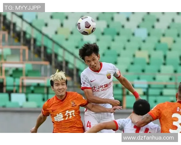 上海足球队实力解析大满贯赛事中的表现与未来展望 上海足球队实力解析大满贯赛事中的表现与未来展望