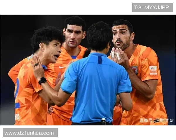 武汉篮球队团队协作引发热议球迷对战术配合和球员默契提出不同看法