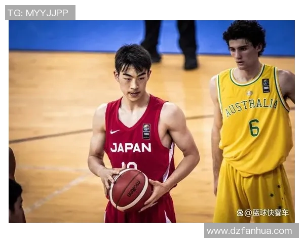 日本男篮与韩国男篮激战正酣谁将赢得亚洲篮球赛的荣耀之战