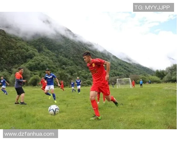 前进鹰与奈梅亨的激烈对决展现足球魅力与团队精神的巅峰对抗