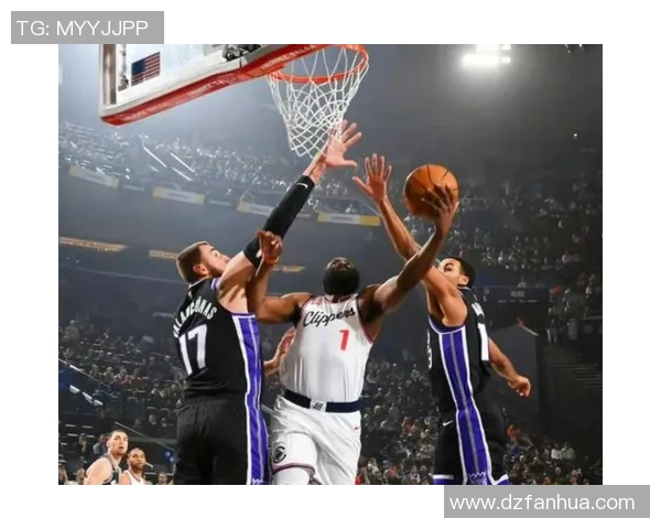 黄蜂与快船中国赛精彩对决乔丹重返赛场引发球迷热潮 黄蜂与快船中国赛精彩对决乔丹重返赛场引发球迷热潮