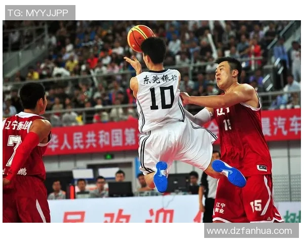 韩德君的篮球之路：从青涩少年到CBA传奇巨星的成长历程与辉煌成就