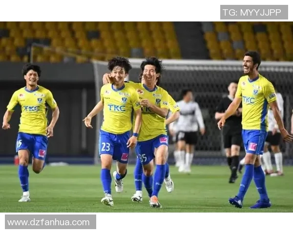 长崎航海与枥木SC的激烈对决展现足球魅力与团队精神