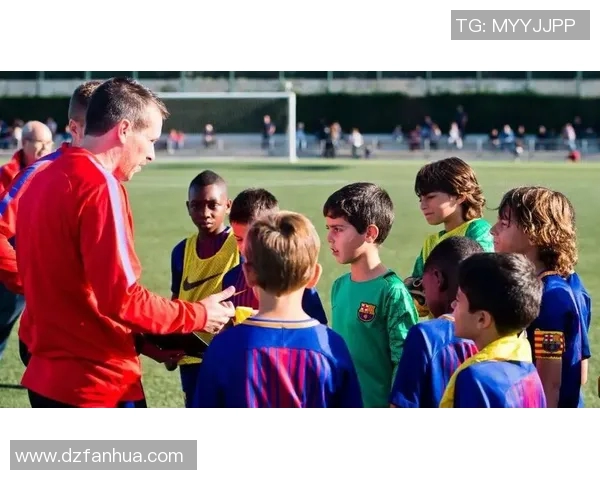 哈维西蒙斯的崛起之路：从青训小将到足球新星的精彩旅程